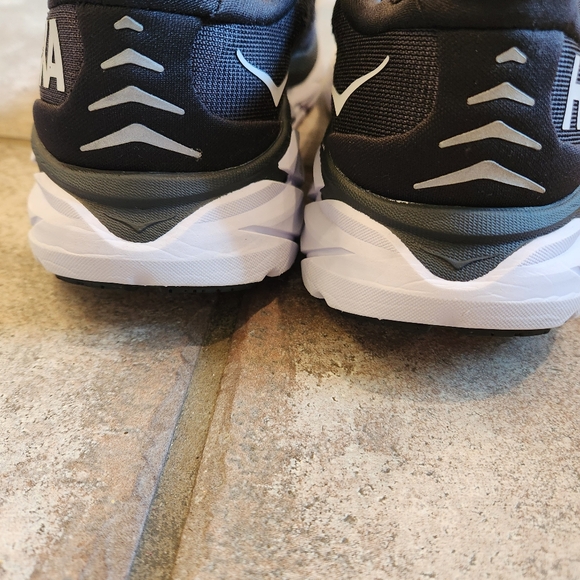 HOKA One One Clifton 8 Black & White Women's Size 6 Running Shoes - Picture 6 of 16